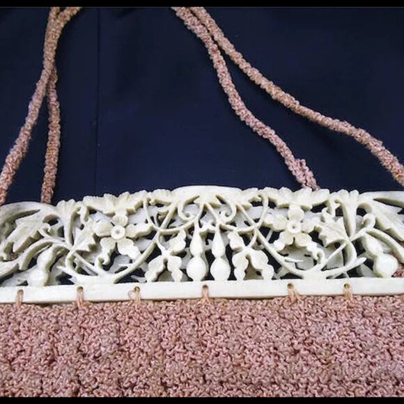 Vintage Pink Purse, Carved Frame, Small 20s Flapper Handbag - Picture 2 of 13